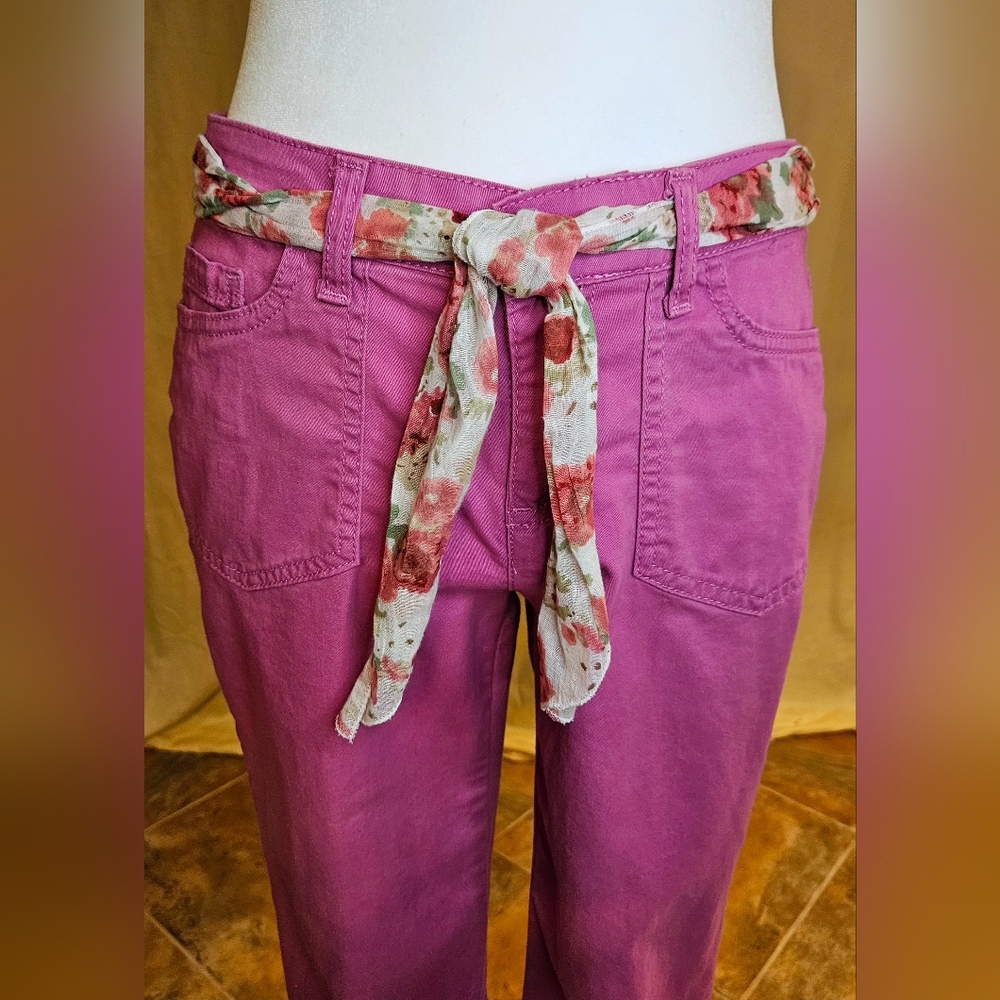 ✨️UPDATED✨Vtg Gloria Vanderbilt Low Rise Capri Jeans 4P NWOT Pink w/ Floral Belt - Picture 3 of 9